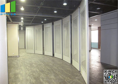 Sala wystawowa 100 mm Drewniana ruchoma przesuwna składana ściana Akustyczna ruchoma ścianka działowa