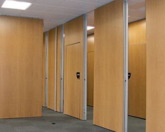 Składane drzwi Ognioodporne przesuwane składane ścianki działowe do ścianek działowych konferencyjnych / dźwiękoszczelnych