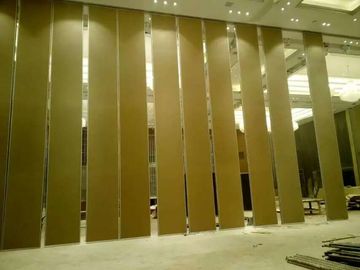Wysokościowe ścianki działowe o wysokości 4m Płyty MDF + materiał aluminiowy