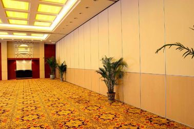 Dźwiękoszczelne drewniane ścianki działowe do sali konferencyjnej, grubość panelu 85 mm