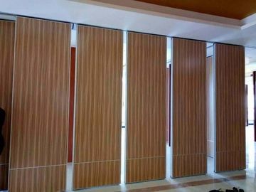 Sala balowa Drewniane przesuwane akustyczne ściany działowe hotelu z jednymi / podwójnymi drzwiami