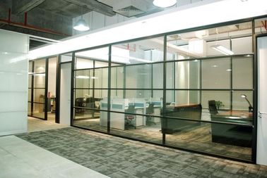 Ściany działowe z prostymi kształtami Przeszklenia do pomieszczeń biurowych / konferencyjnych