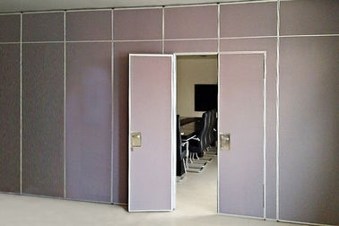 Dźwiękoszczelne składane drewniane ruchome ścianki działowe do sali bankietowej / lotniska