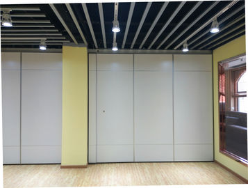 Dekoracyjne meble komercyjne składane ścianki działowe / obsługiwane systemy ścienne