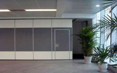 Melaminowe dźwiękoszczelne ścianki działowe biurowe na salę konferencyjną o wysokości 4 metrów
