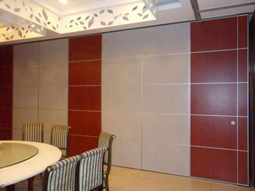 Dekoracyjne, dźwiękoszczelne, klasyczne ścianki działowe z przesuwną powierzchnią melaminy