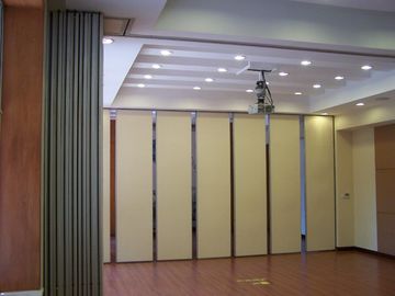 Parter sali konferencyjnej Ruchome ściany Grubość panelu 85 mm, składane ścianki działowe