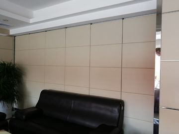 Parter sali konferencyjnej Ruchome ściany Grubość panelu 85 mm, składane ścianki działowe