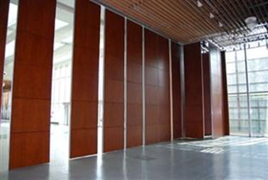 Panel 65mm Drzwi przesuwne Ściany działowe sali konferencyjnej / składane dzielniki dźwiękochłonne