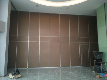 Interior Wooden Design Akustyczna ściana przesuwna naścienna do sali audytoryjnej / bankietowej