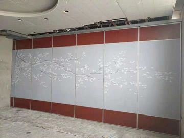 Ściany działowe o wysokości 4m, z aluminium i płyty MDF