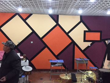 Poliestrowe panele akustyczne o różnym kształcie z gąbki do pokoju typu studio