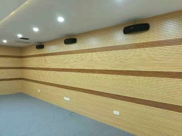 Wnętrze Dekoracyjny materiał Drewniany rowkowany panel akustyczny do hali funkcyjnej