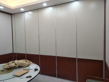 Akustyczne ściany działowe z powierzchnią melaminową do sali konferencyjnej