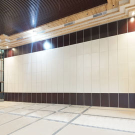Obsługiwane przesuwne składane wnętrza Drewniane drzwi Ruchome ściany działowe Do sali bankietowej Sala konferencyjna