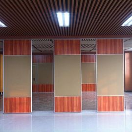 Nowoczesne składane studio tańca Dźwiękoszczelna ściana działowa z drzwiami przejściowymi