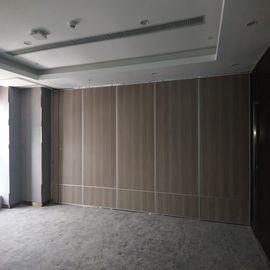 Hotelowa ścianka działowa składana, drewniana ruchoma przegroda akustyczna