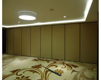 Akustyczna składana wysoka sala bankietowa Drewniane przesuwne ruchome ścianki działowe dla hotelu