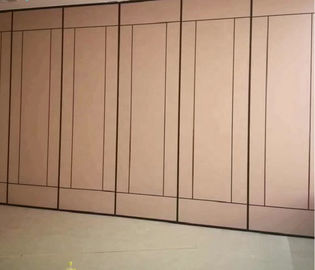 Składana dźwiękoszczelna ścianka działowa z przegrodą ścienną z drzwiami przesuwnymi