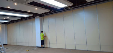 Materiał dekoracyjny Przesuwne składane ścianki działowe Ruchome systemy ścienne do sali konferencyjnej