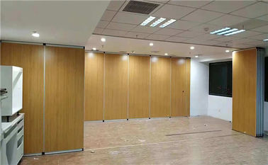 Centrum kongresowe i wystawowe Mobilne składane ścianki działowe Akustyczny system ścianek działowych