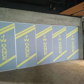 Izolacja akustyczna sali konferencyjnej Składane ruchome ściany działowe z MDF