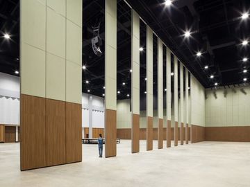 Składana ścianka działowa do sali konferencyjnej o szerokości 500-1230 mm