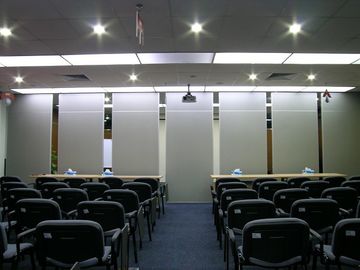 Aluminiowe składane ścianki działowe Ściana ze sklejki do centrum konferencyjnego