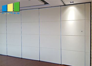 Składane ściany działowe w kolorze białym Przesuwne ścianki działowe Akustyczne dzielniki do sal konferencyjnych