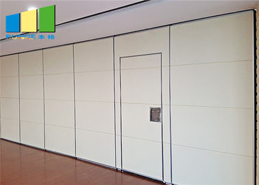 Składane ściany działowe w kolorze białym Przesuwne ścianki działowe Akustyczne dzielniki do sal konferencyjnych