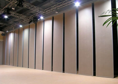 Dźwiękoszczelne, przesuwne ścianki działowe z twardą tkaniną MDF do sal gimnastycznych