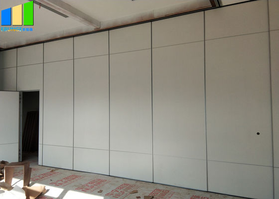 Ruchome ściany działowe z laminatu MDF w kolorze białym