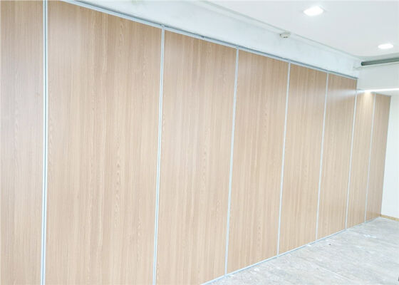 Dźwiękoszczelne przesuwne składane ściany działowe do sali konferencyjnej