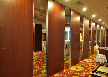 Ściany bariery dźwiękowej EBUNGE Przegroda przestrzeni Przesuwne ściany działowe MDF Wykończenie melaminowe do sali konferencyjnej w hotelu