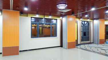 Wysokościowe przegrody akustyczne o wysokości 6 m / ściany biurowe z aluminiową ramą