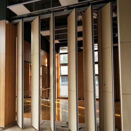 Ruchome ścianki działowe o wysokości 4 metrów z płyty gipsowo-kartonowej / Składane panele ścienne z akustyczną obudową