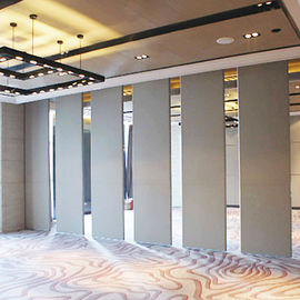 Sala konferencyjna składane ściany działowe z dostępem przez drzwi