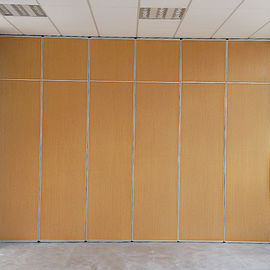 Sala konferencyjna składane ściany działowe z dostępem przez drzwi