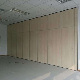 Dekoracja biurowa Ruchome drewniane ścianki działowe do sal wielofunkcyjnych