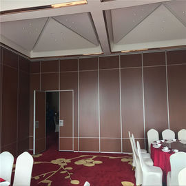 Sala konferencyjna Akustyczne ruchome ścianki działowe Przesuwne składane ściany działowe do sali konferencyjnej