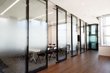 Ruchome ściany działowe Elastyczne ścianki działowe ze szkła matowego do biura