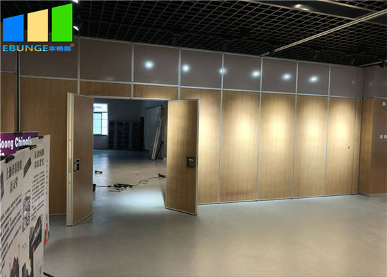 Niestandardowy aluminiowy przemienny panel ściany rozdzielczej o wysokości 15 M Max 600-1200 mm