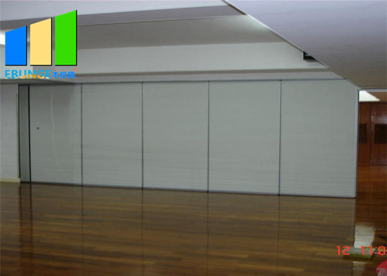 Malezja Sala lekcyjna Białe drzwi składane laminowane Drewniane akustyczne ściany działowe