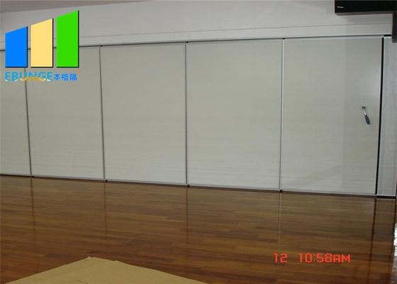 Malezja Sala lekcyjna Białe drzwi składane laminowane Drewniane akustyczne ściany działowe