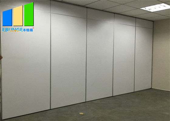 Izolowane akustycznie składane ruchome ścianki działowe do sali konferencyjnej